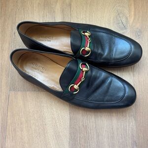Gucci Men’s Black Leather Web Horsebit Loafers with Gold and Green-Red Detail 10